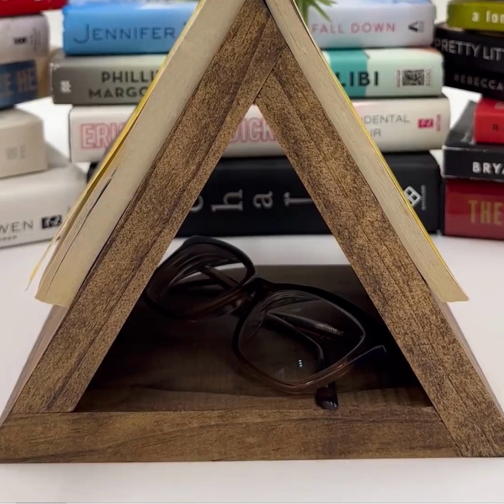 Rustic Book Rest/ Customizable!📚📖 - Picture 2 of 6